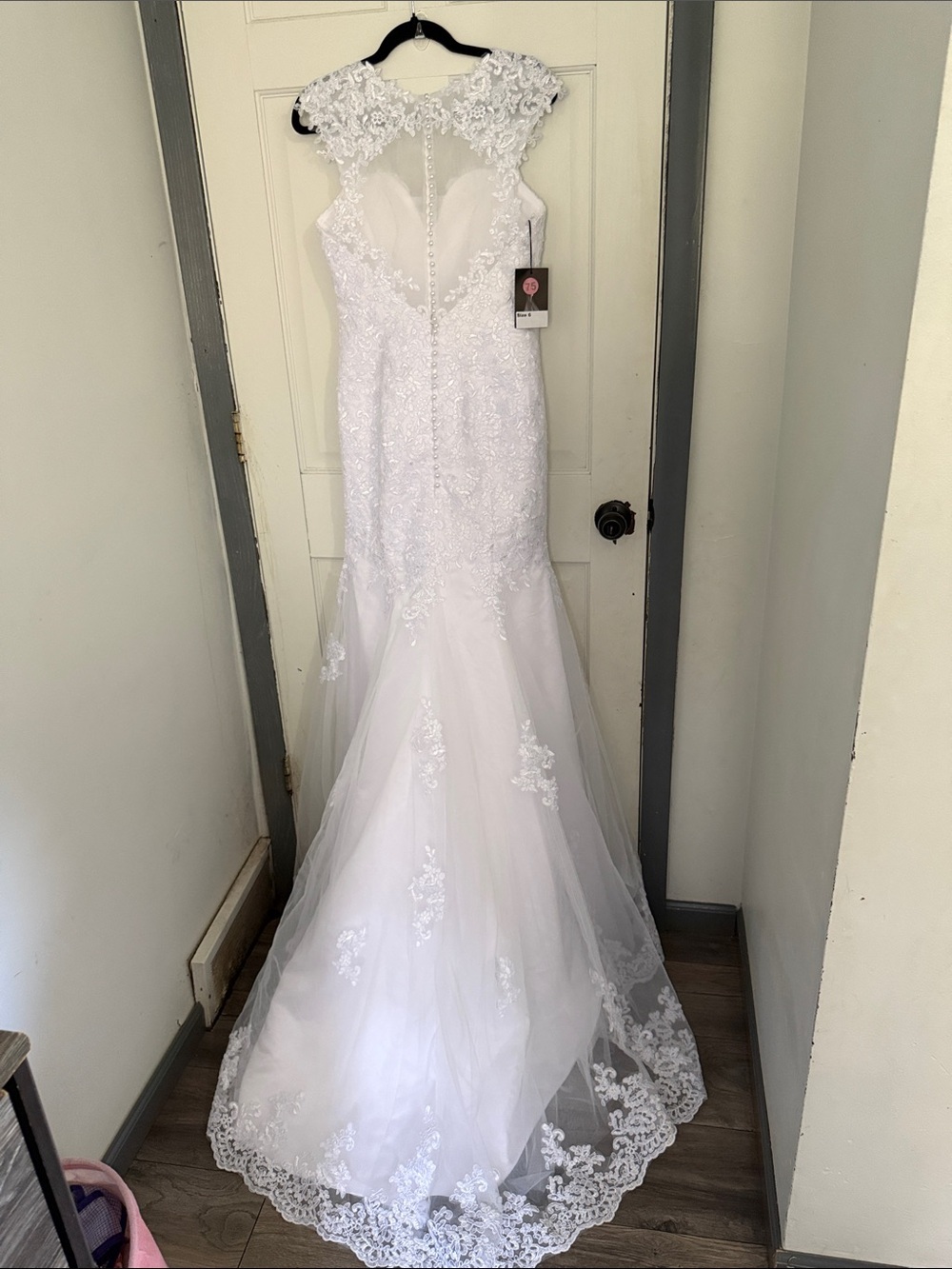 Ivory Lace Mermaid Wedding Dress with Floral Appliqué - Picture 16 of 16